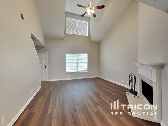 Building Photo - 820 Chickamauga Dr