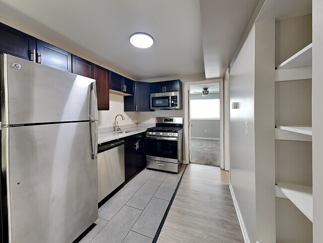 Building Photo - Lantern Square Apartments-B5