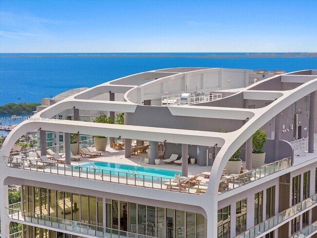 Building Photo - 2678 Tigertail Ave