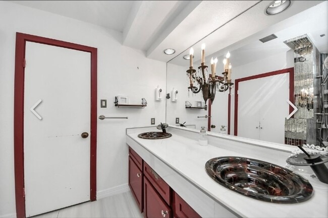 Building Photo - 7877 Kendalia Dr