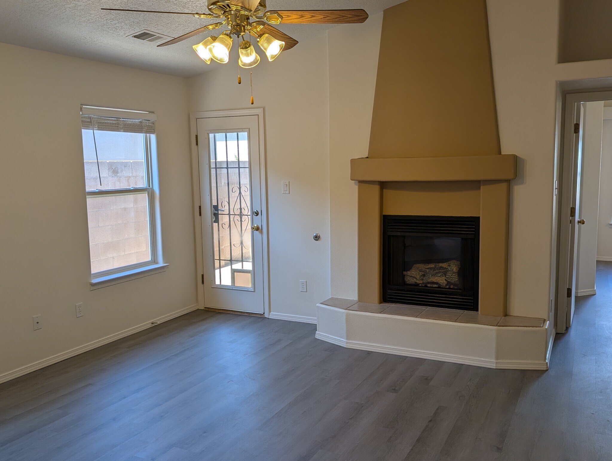 Building Photo - 9009 Eagle Vista Dr NE