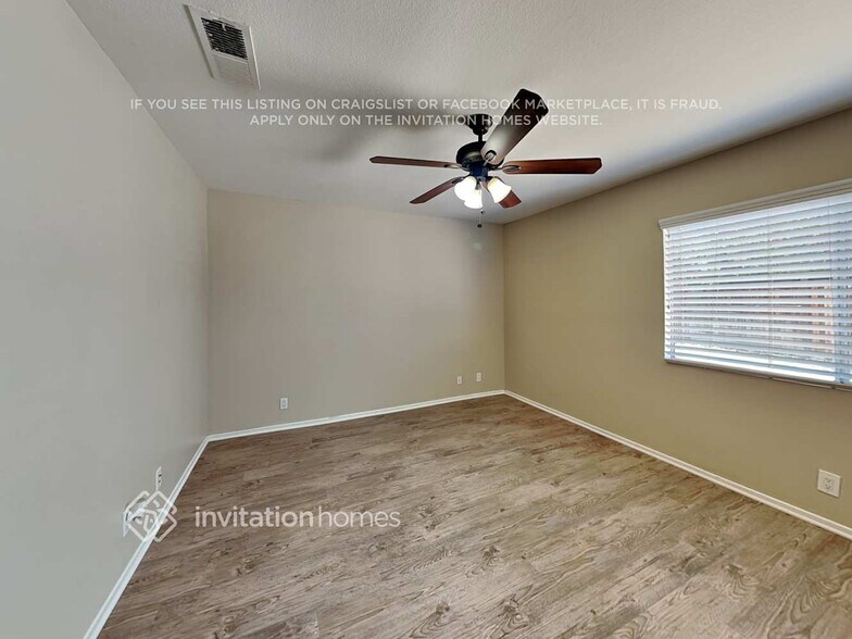 Building Photo - 39537 Silverberry Ct