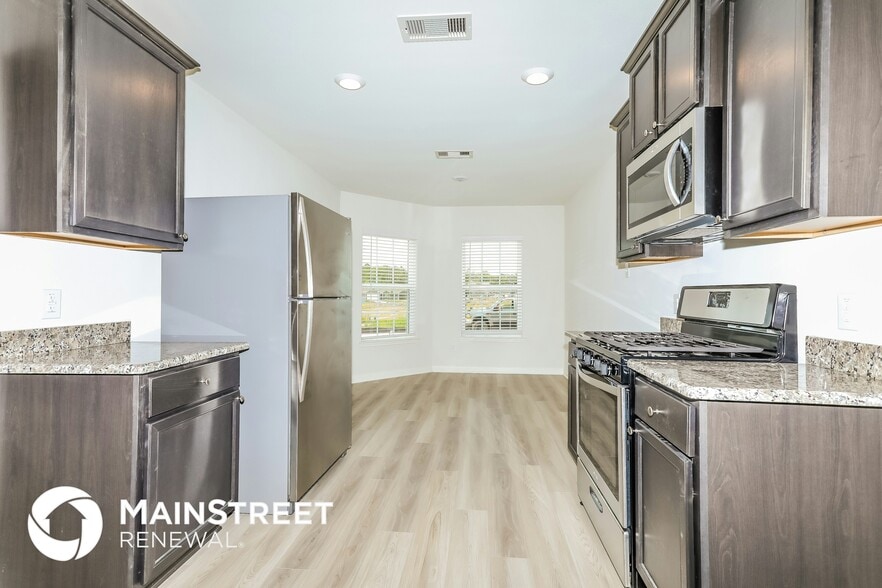 Building Photo - 26869 Steinbeck Dr