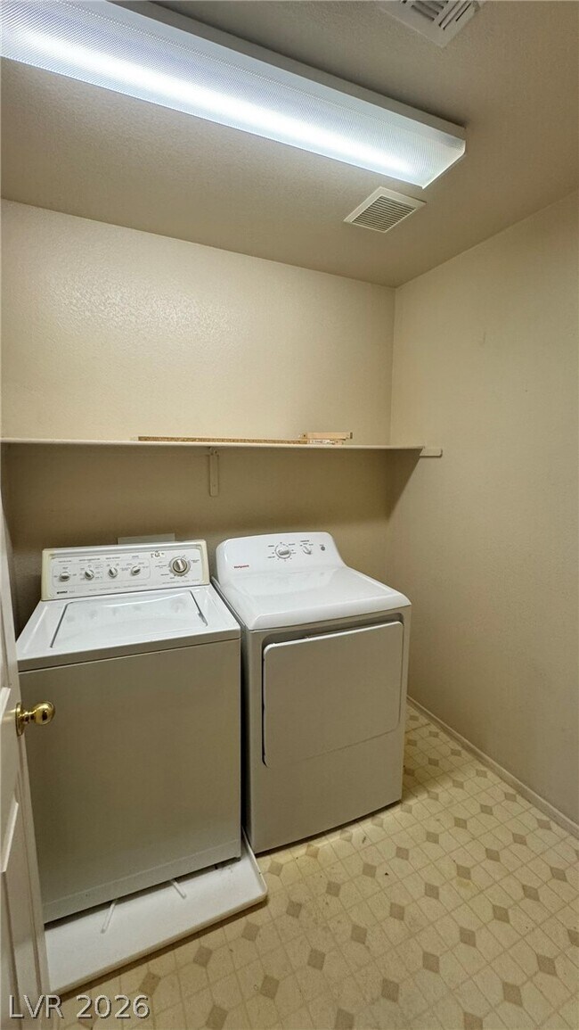 Building Photo - 3752 Autumn King Ave