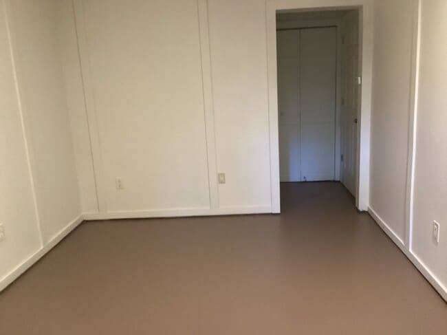 Building Photo - 612 Leawood Dr