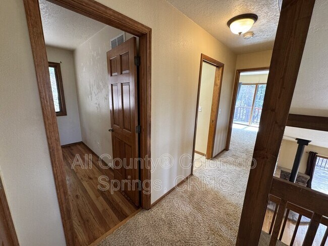 Building Photo - 380 Ponderosa Ln