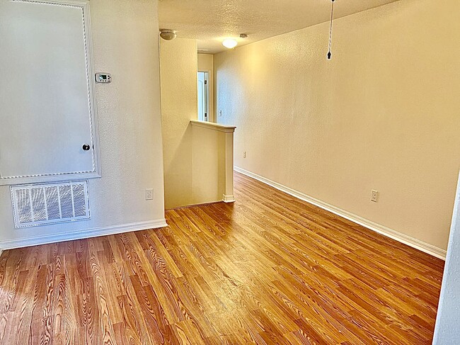 Building Photo - 1307 Priory Cir