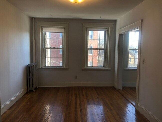 Building Photo - 1 Craigie St