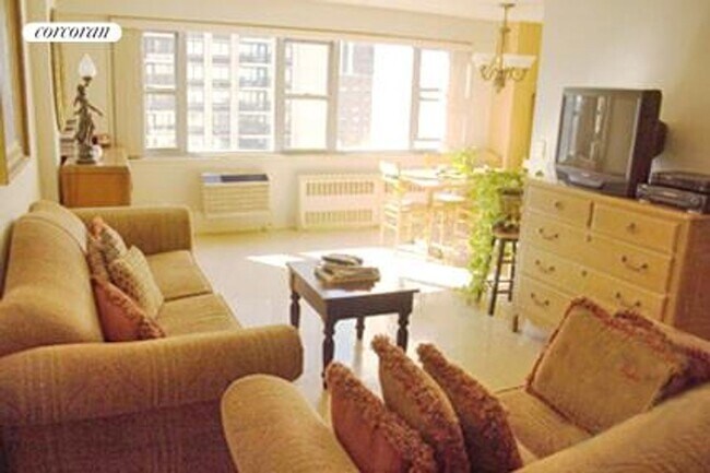 Primary Photo - 100 W 93rd St
