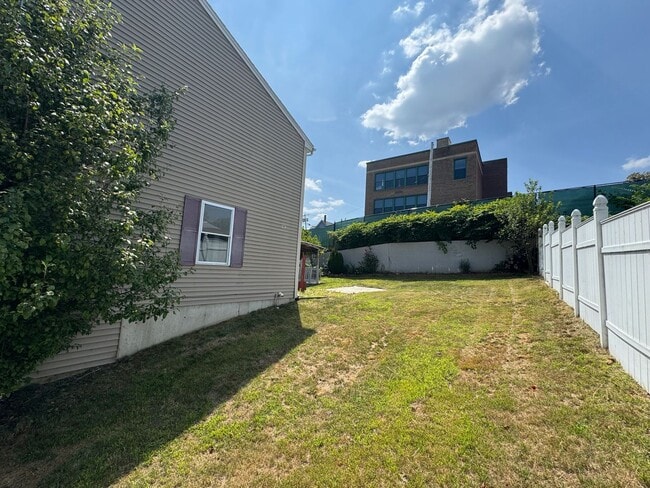 Building Photo - 4 Moran Ct