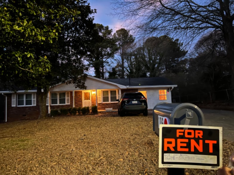 Building Photo - 186 Zelma St SW