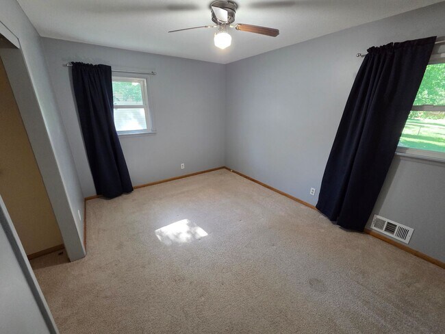 Building Photo - Renovated Beauty in Spring Lake Park