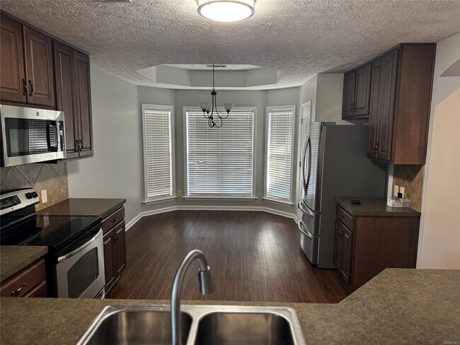 Building Photo - 9133 Saw Tooth Loop