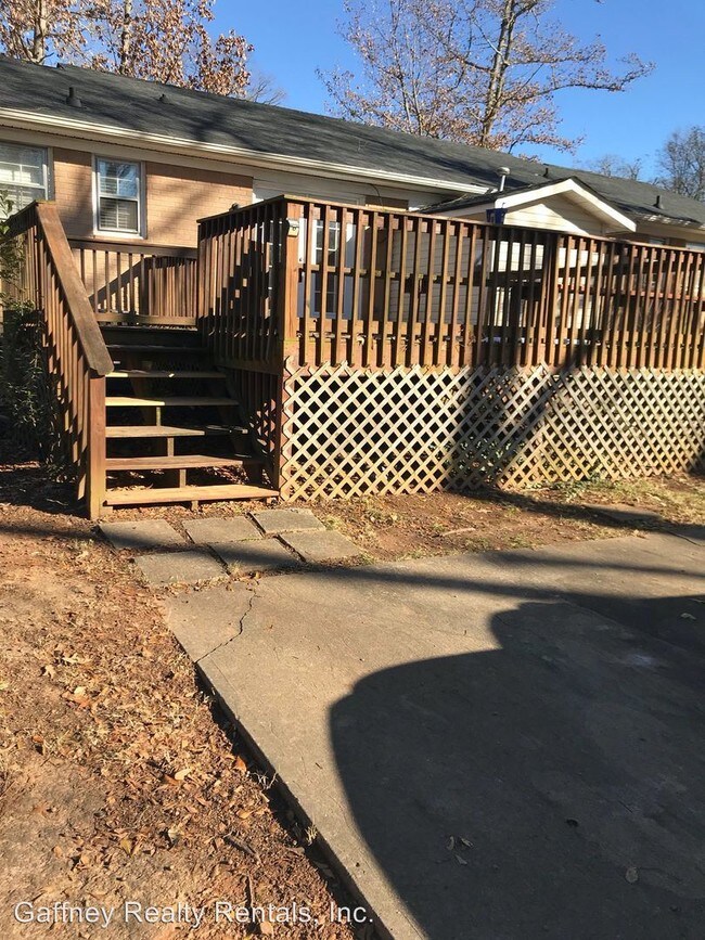 Building Photo - 3 br, 2 bath House - 612 College Dr