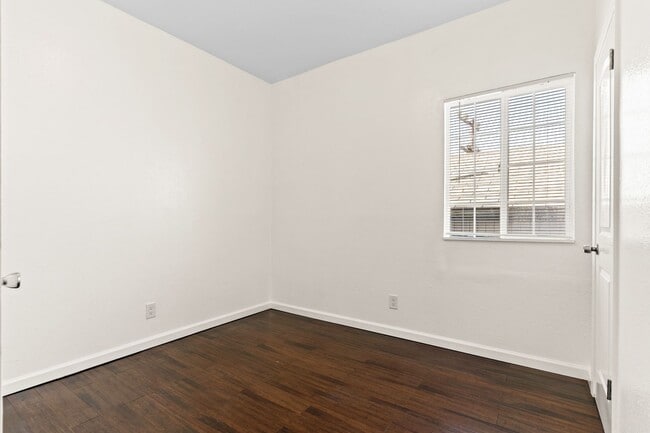 Building Photo - Fully Renovated 2-Bedroom in West Oakland McClymonds Neighborhood