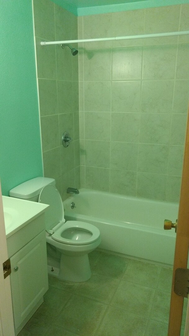 Building Photo - 1612 Cottonwood Dr