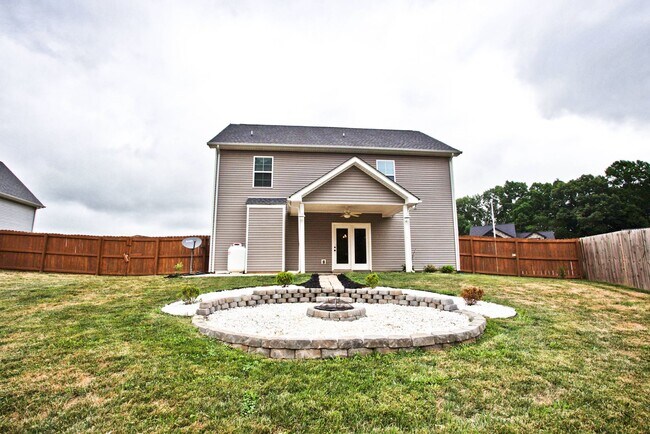 Building Photo - 208 Liam Ct