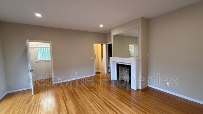 Building Photo - 4174 Howe St