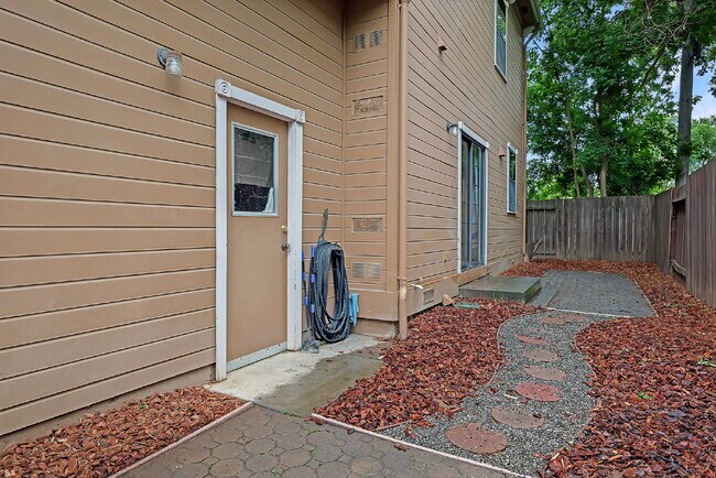 Building Photo - 6 month lease available now through March 2027