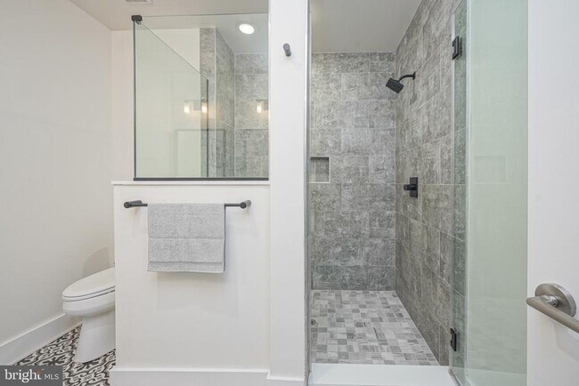 Building Photo - 1508 N Mascher St