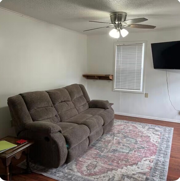 Building Photo - 2701 Vicksburg St