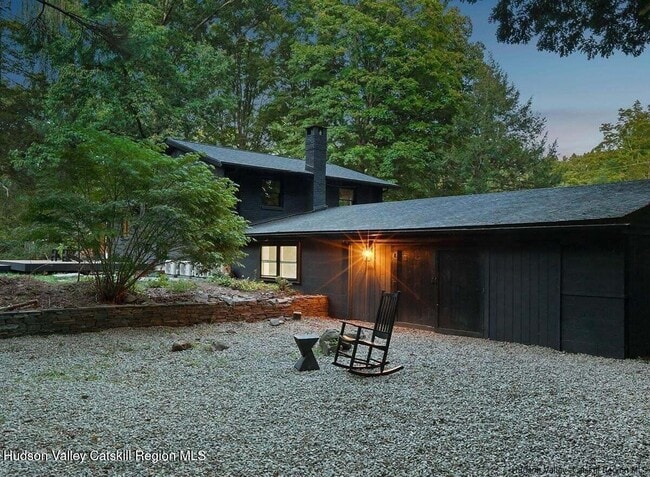 Building Photo - 13 Arnold Dr