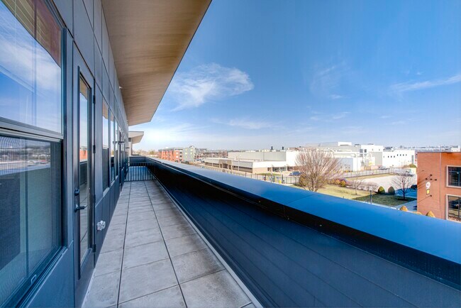 Building Photo - 1302 N Main St