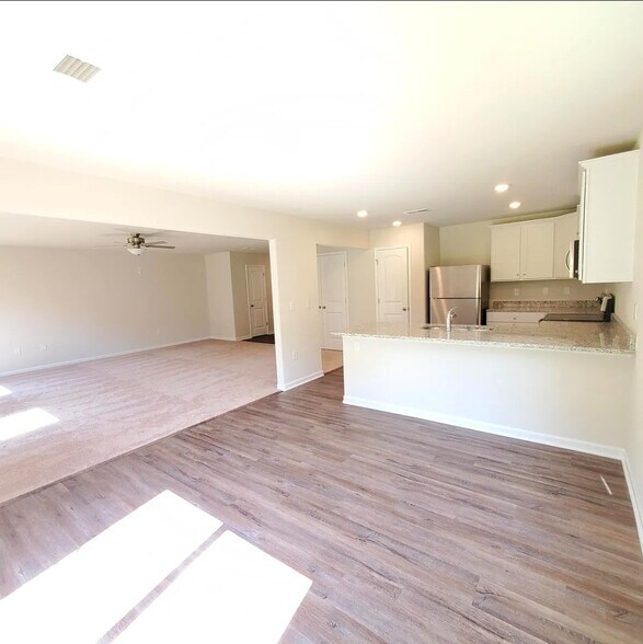 Building Photo - Room in House on Creedmore Hills Dr