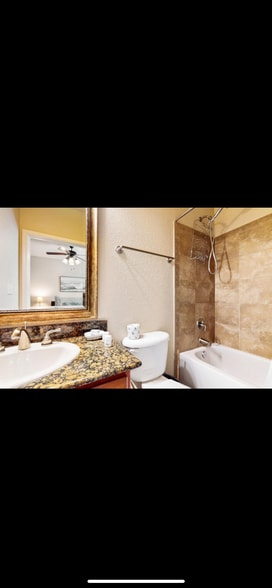 Building Photo - 901 Charo Pky