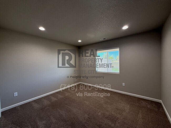 Building Photo - 155 S Stardust Cir