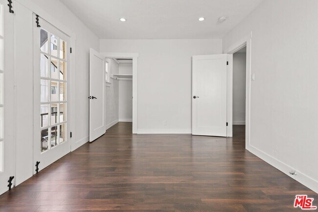 Building Photo - 1756 N La Brea Ave