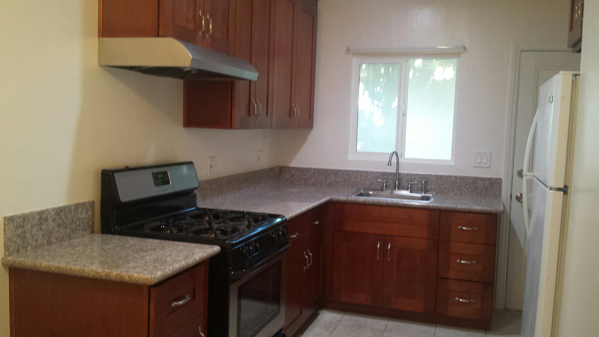Kitchen - 11029 Hesby St
