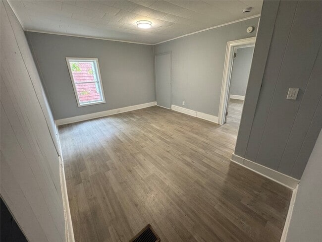 Building Photo - 28 Lydia St