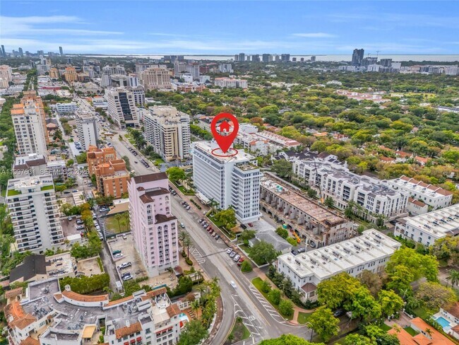 Building Photo - 700 Biltmore Way