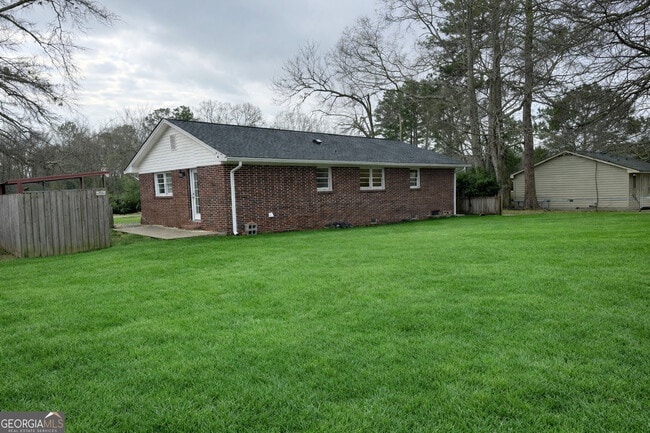 Building Photo - 1065 Nelson St