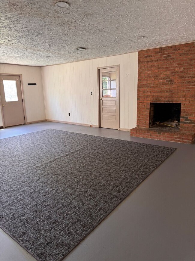 Building Photo - 104 Westburg Dr