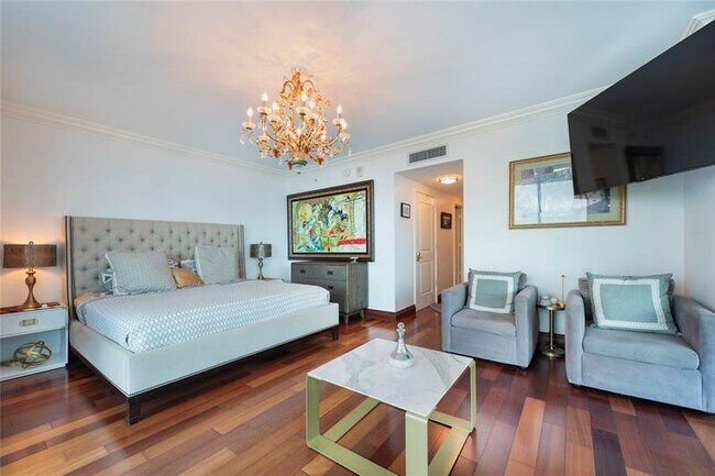 Building Photo - 3101 S Ocean Dr