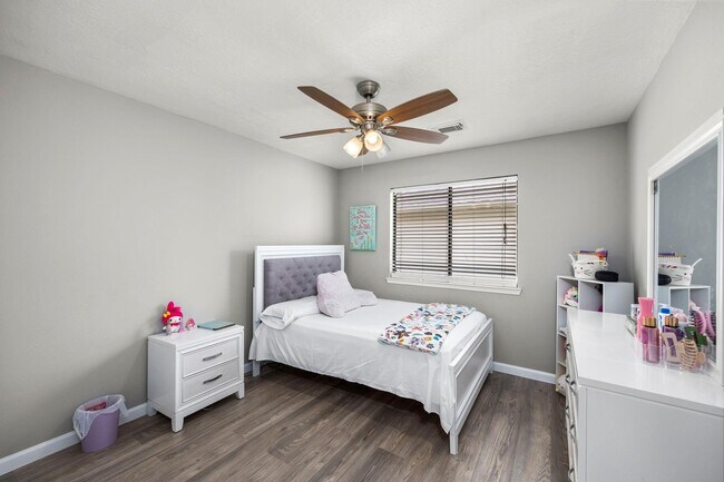 Building Photo - 16315 Scotch Hollow Ln