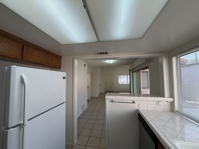 Building Photo - 1594 Christopher Ln