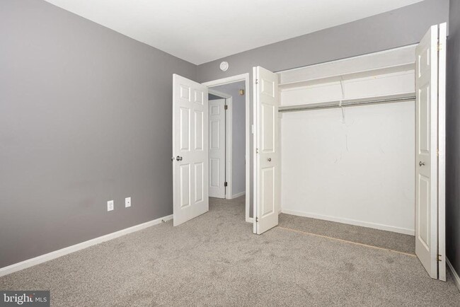 Building Photo - 912 Allenview Dr