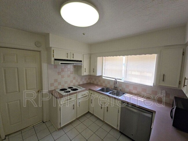 Building Photo - 12702 Ravensway Dr