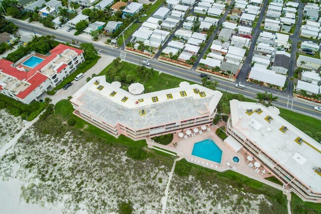 Building Photo - 2600 Gulf Dr N