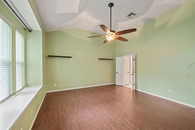 Building Photo - 6307 Shoreview Ct