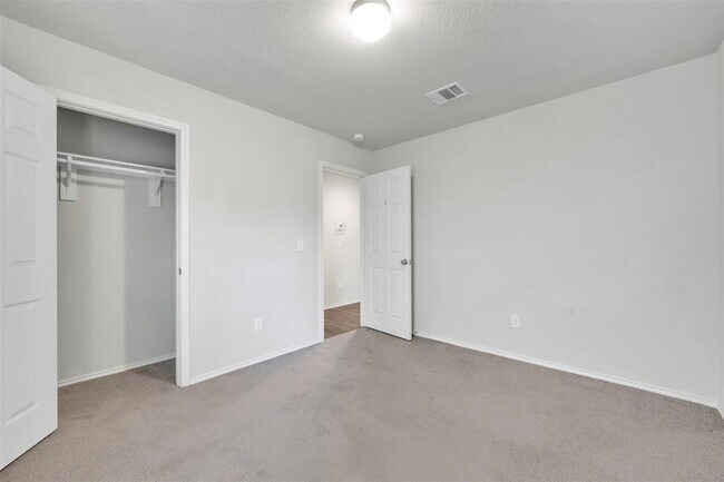 Building Photo - 4351 Stuebner Hl Dr