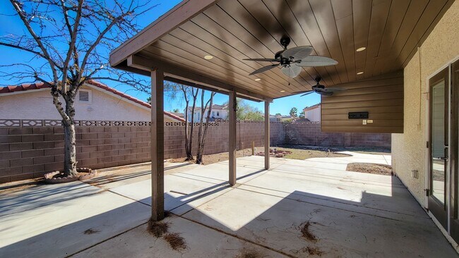 Building Photo - 8525 Del Rey Ave