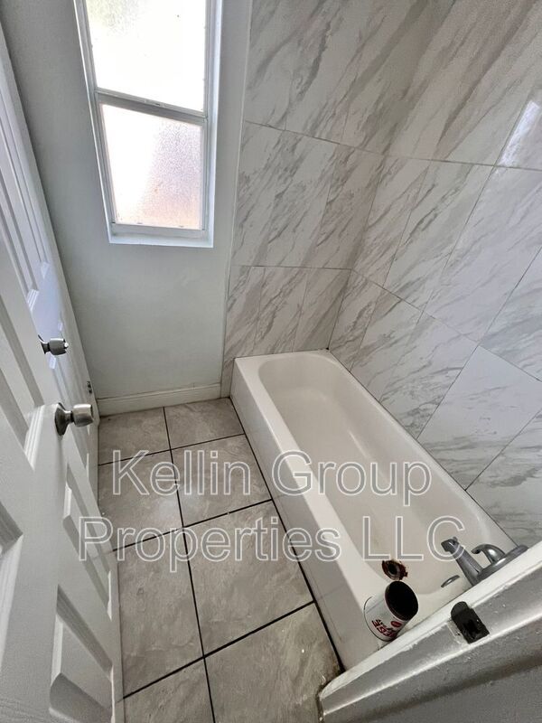 Building Photo - 1142 Carefree Cove Dr