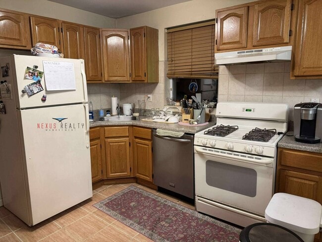 Building Photo - 21-12 29th St