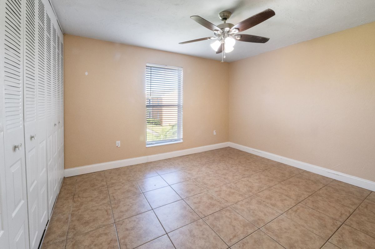 Building Photo - 12630 Kenwood Ln