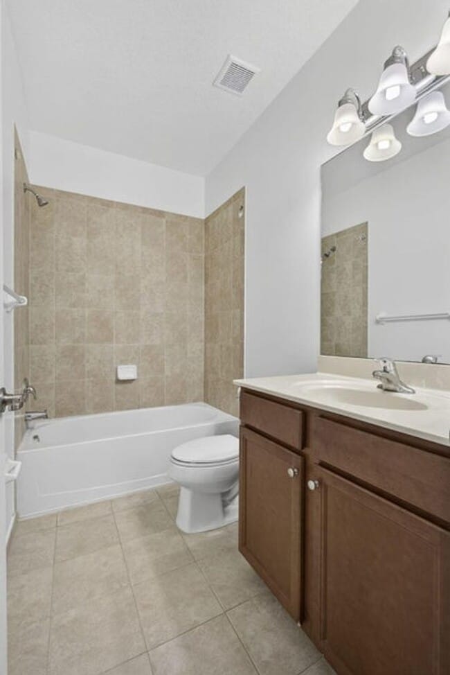 Building Photo - 10348 Wellington Parc Dr