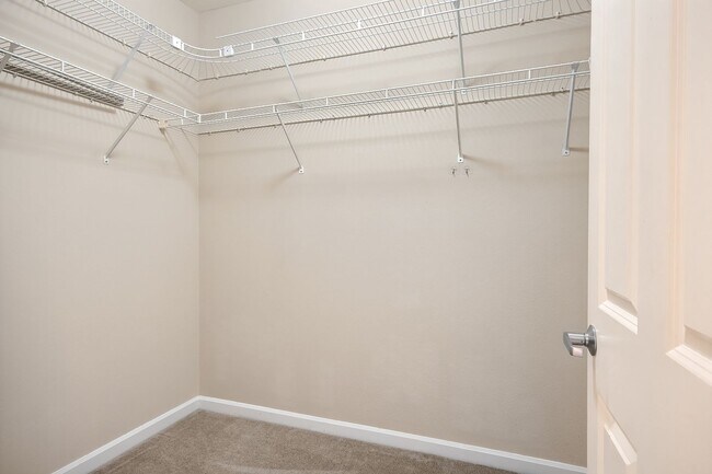 Building Photo - Views of Lake Union Gorgeous 2 bedroom with 2 decks